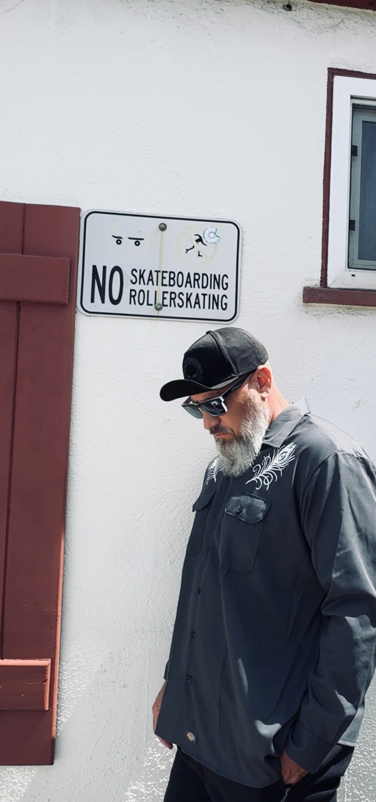 Hard-Wear “The Strut”